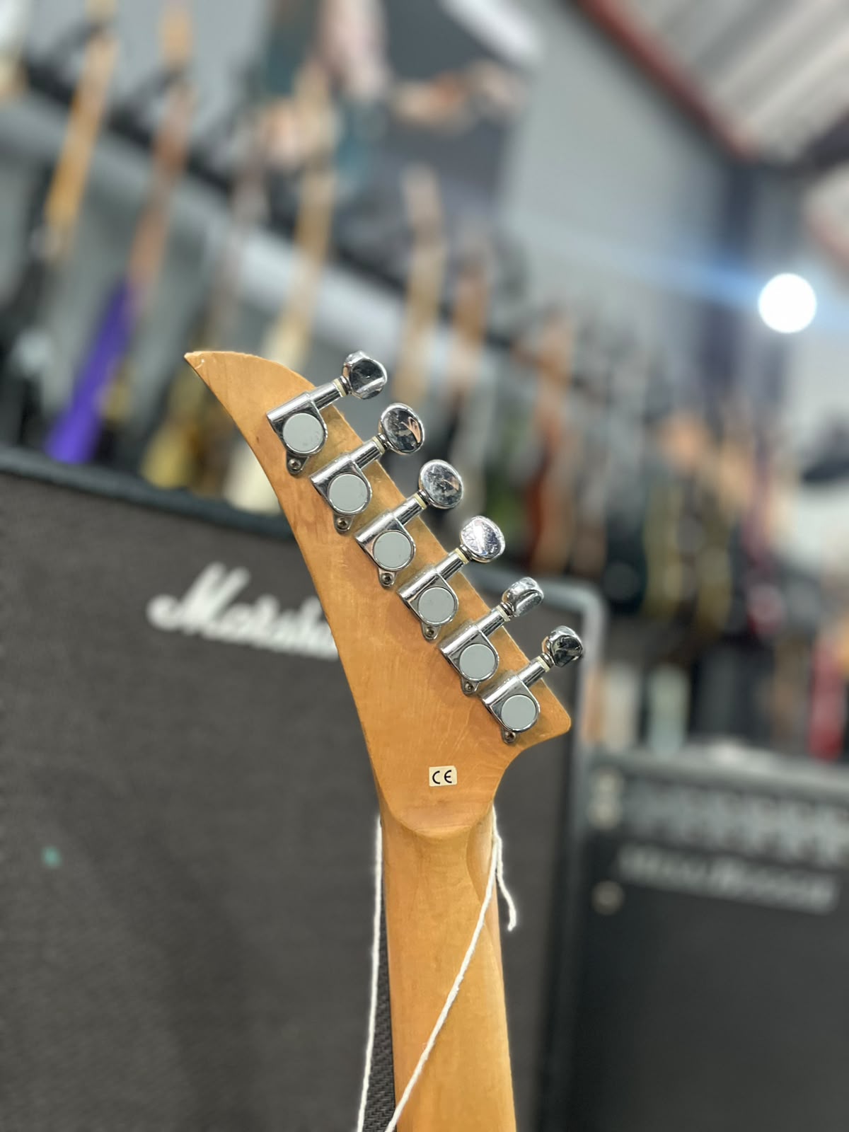 Guitarra Marca Peavey – Modelo: Vortex Vermelha miniatura 7