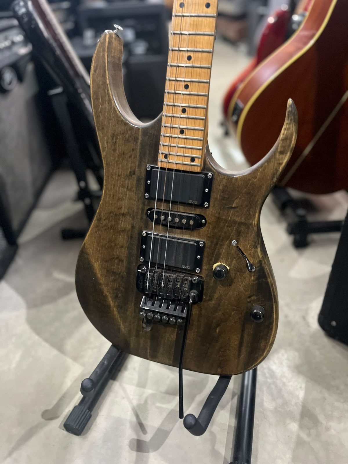 Guitarra Ibanez  Modelo: RG270 Madeira miniatura 2