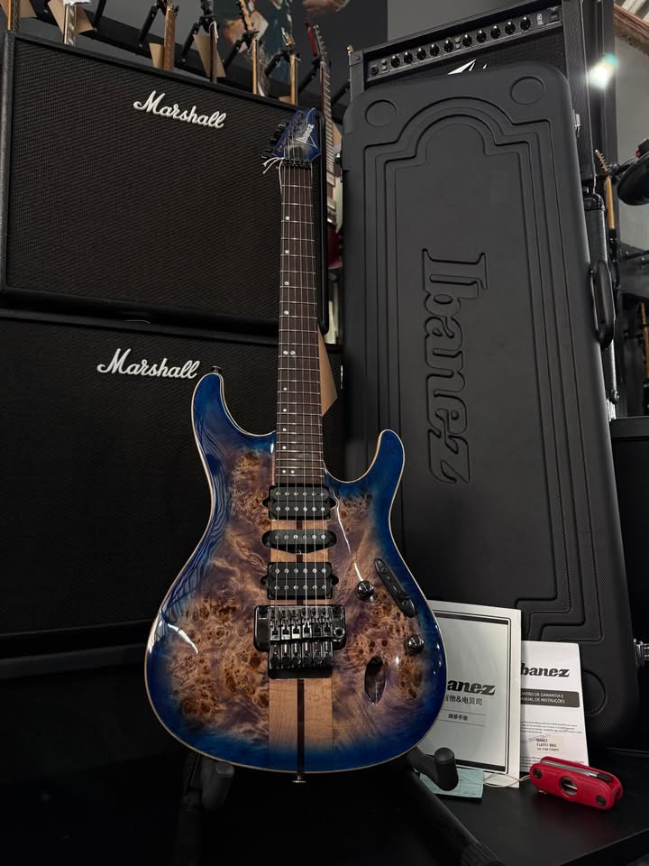 Guitarra Ibanez premium S1070PBZ-CLB Cerulean Blue Burst