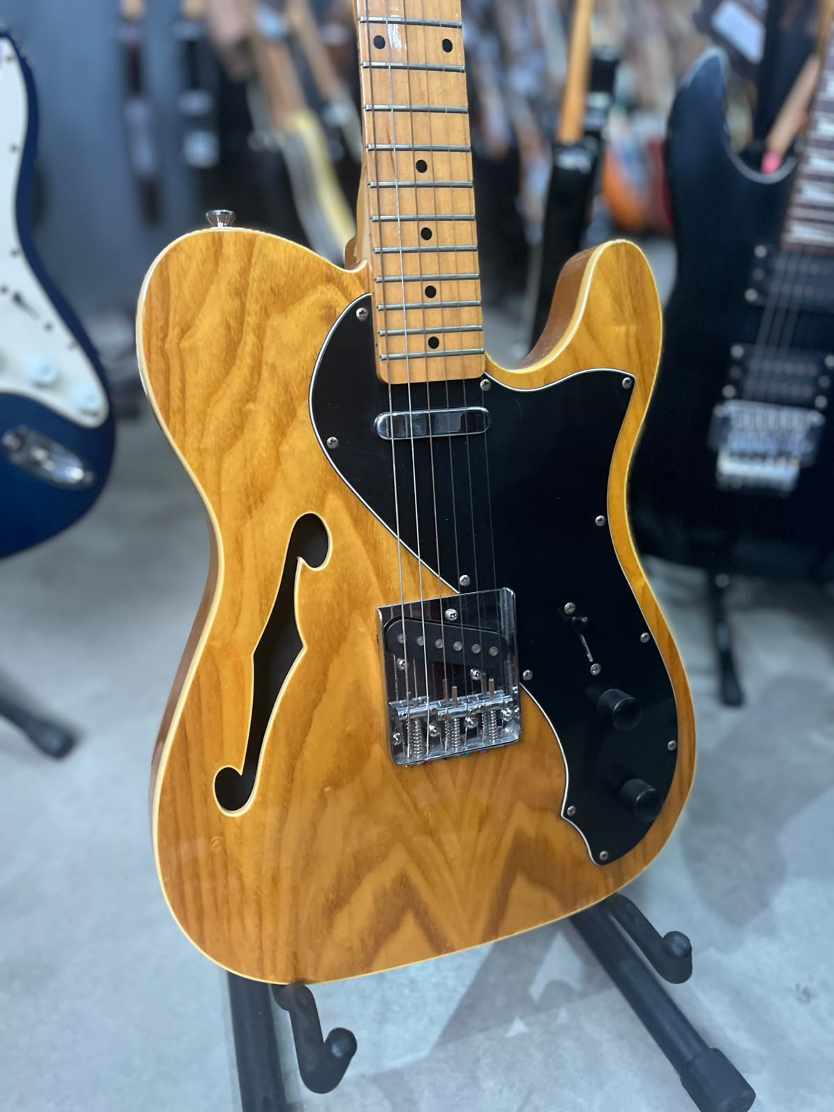 Guitarra Marca Strinberg ThinLine miniatura 3