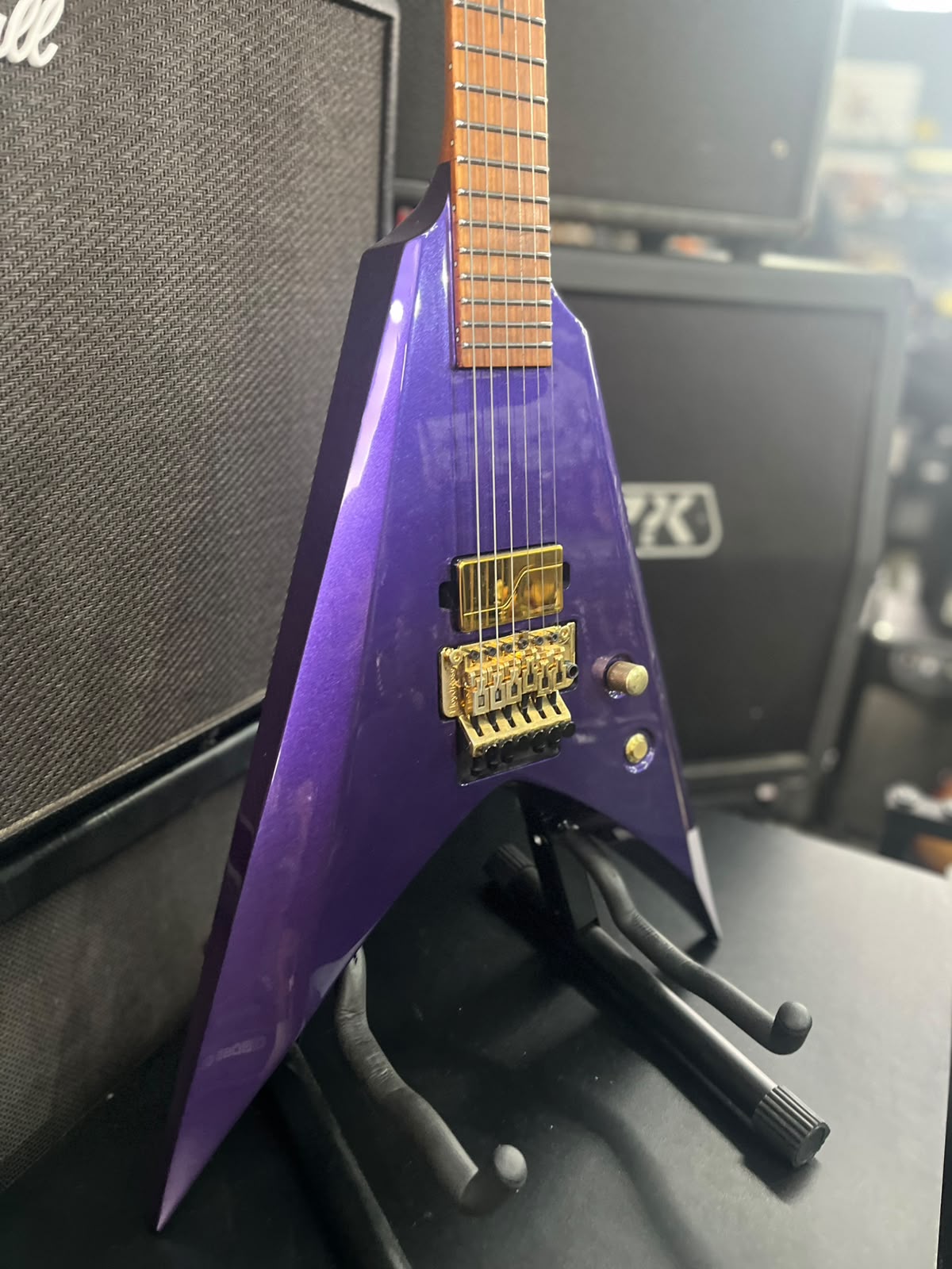 GUITARRA SOLAR V 1.6 WOLFMASTER FLYIN V ROXA miniatura 3