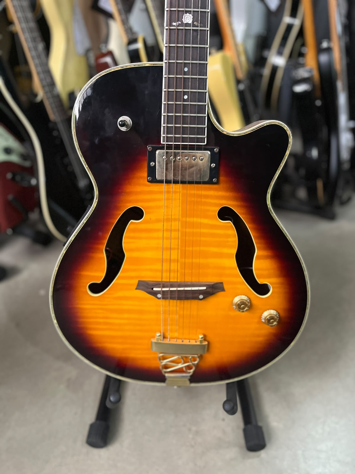 Guitarra Carlo Robelli Semi acústica