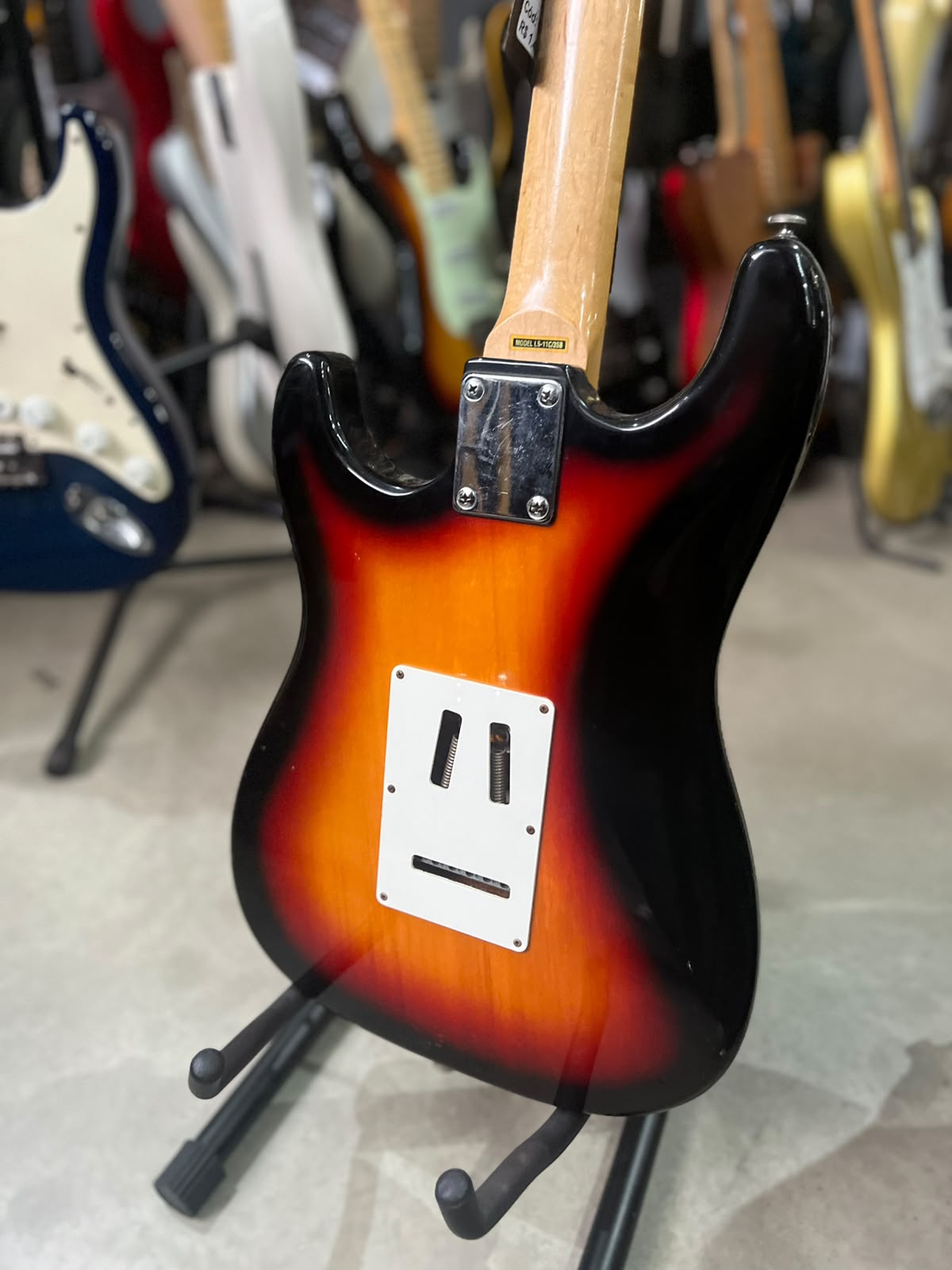 Guitarra Samick Strato Sunburst miniatura 8