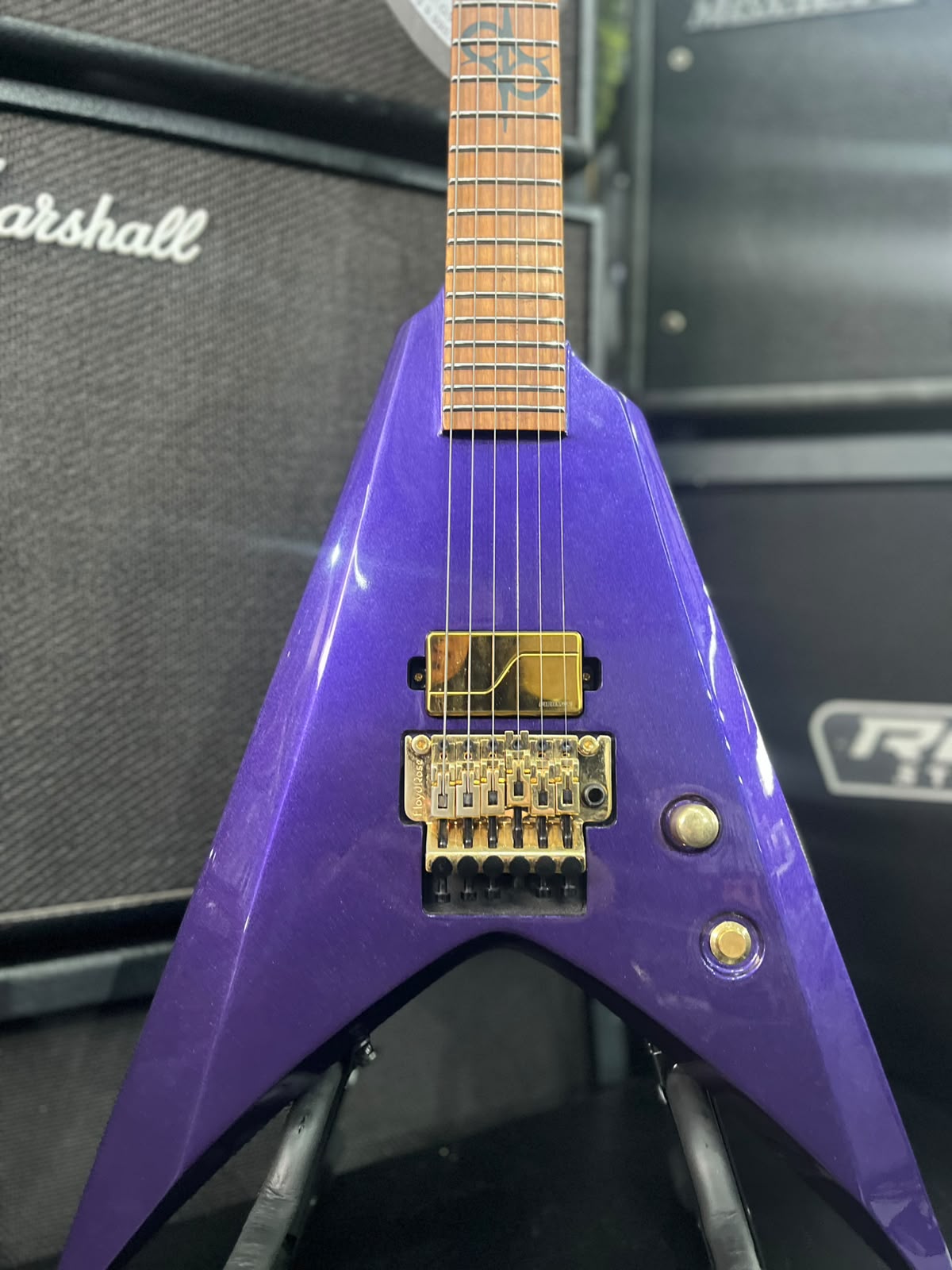 GUITARRA SOLAR V 1.6 WOLFMASTER FLYIN V ROXA miniatura 4