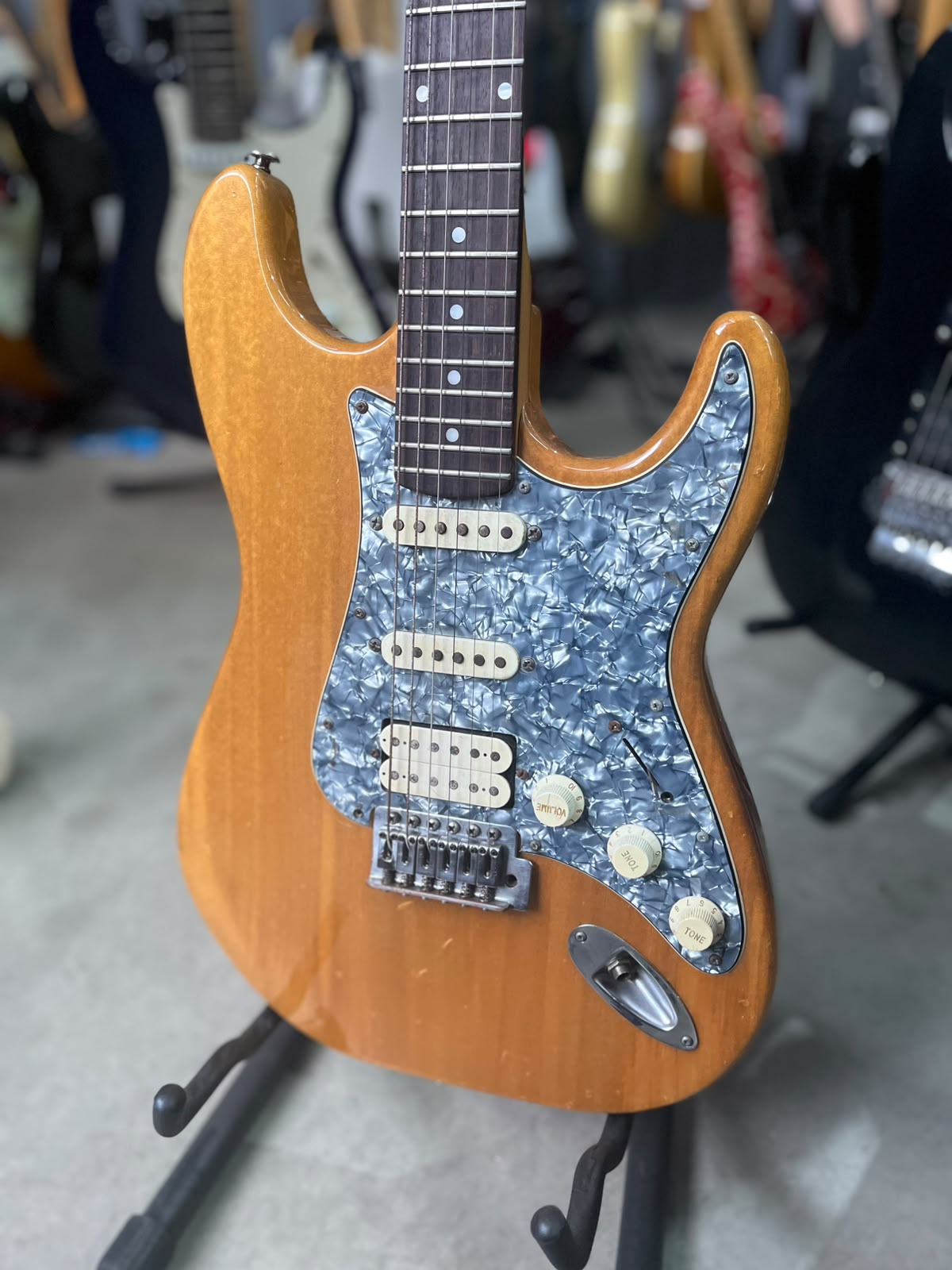Guitarra Condor natural escudo perolado cinza miniatura 2