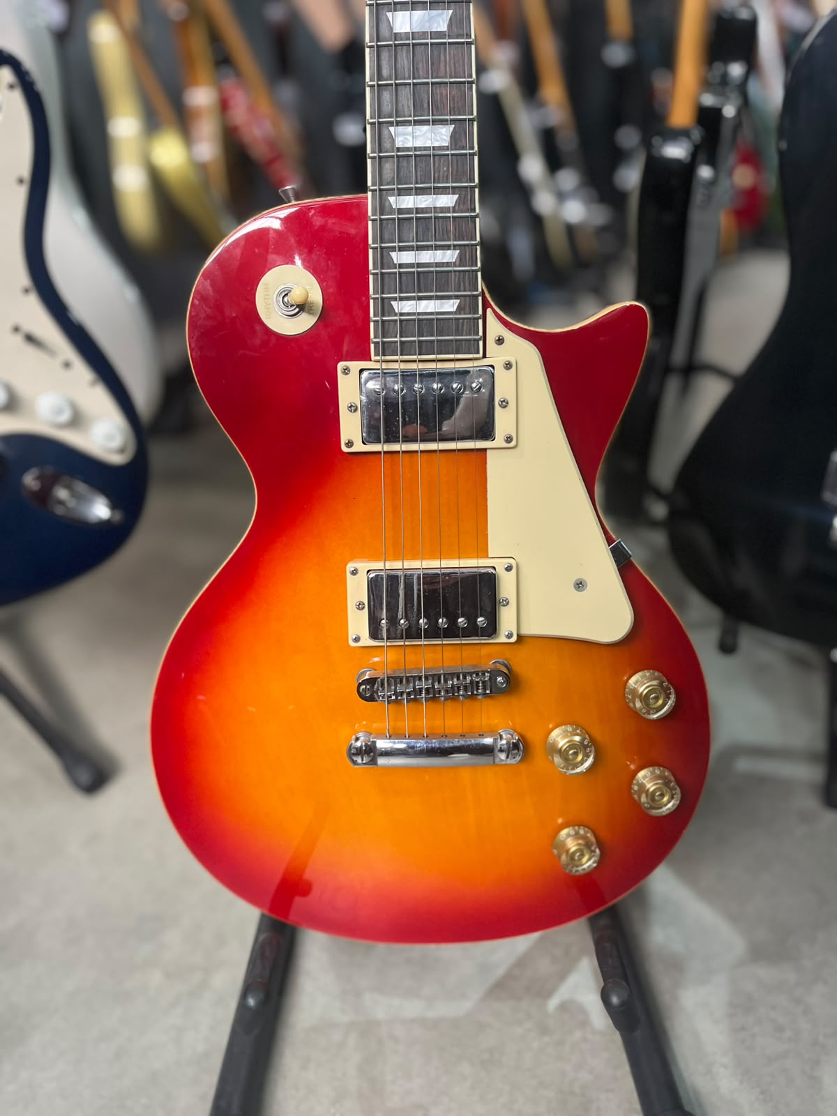 GUITARRA STRINBERG  LES PAUL  LPS 230 CHERRYBURST