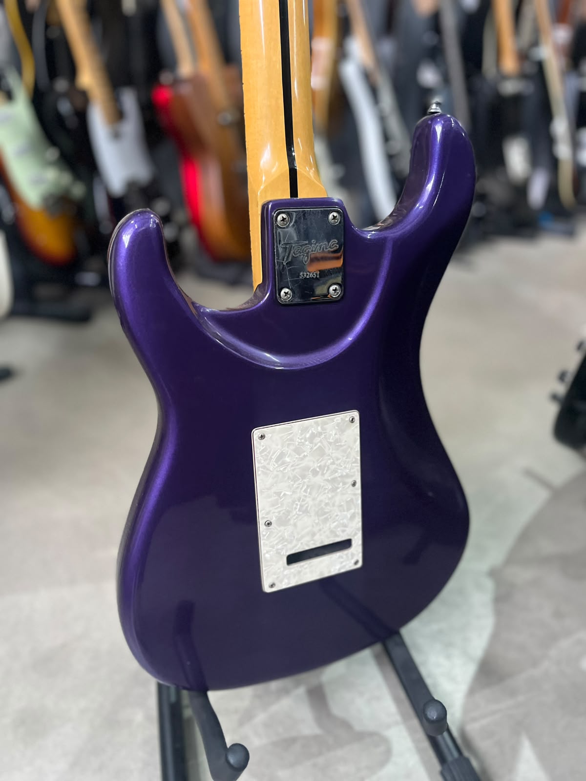Guitarra Tagima  E2 Roxa Escalopada miniatura 9