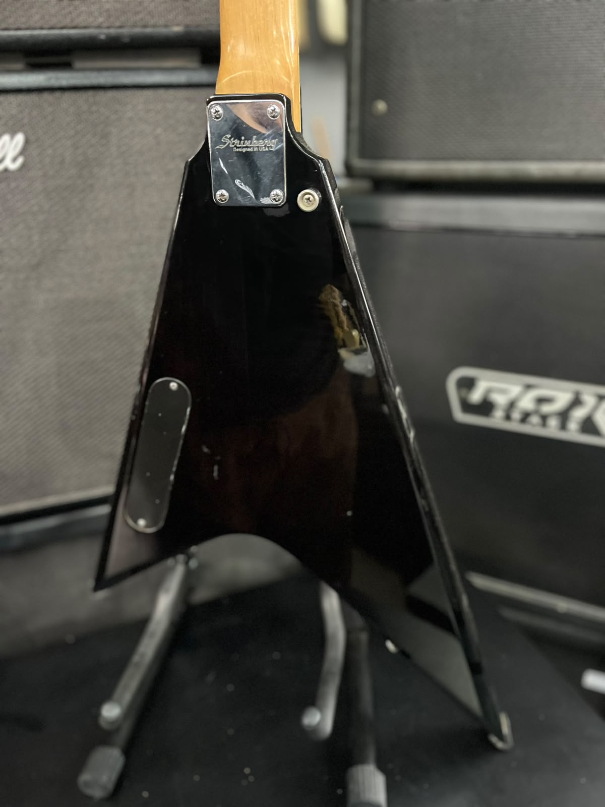 Guitarra Strinberg Flying v CLG 45 Preta miniatura 8