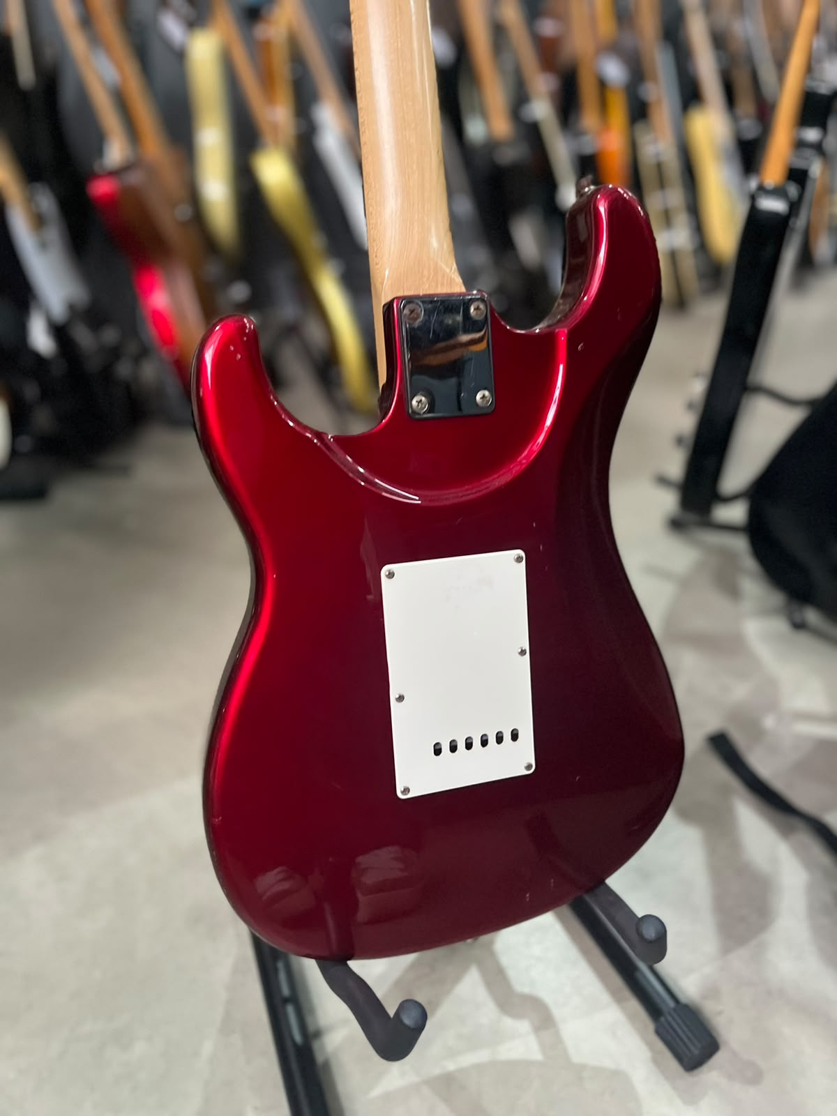 Guitarra Tagima modelo T735S Strato vermelha escudo creme miniatura 9