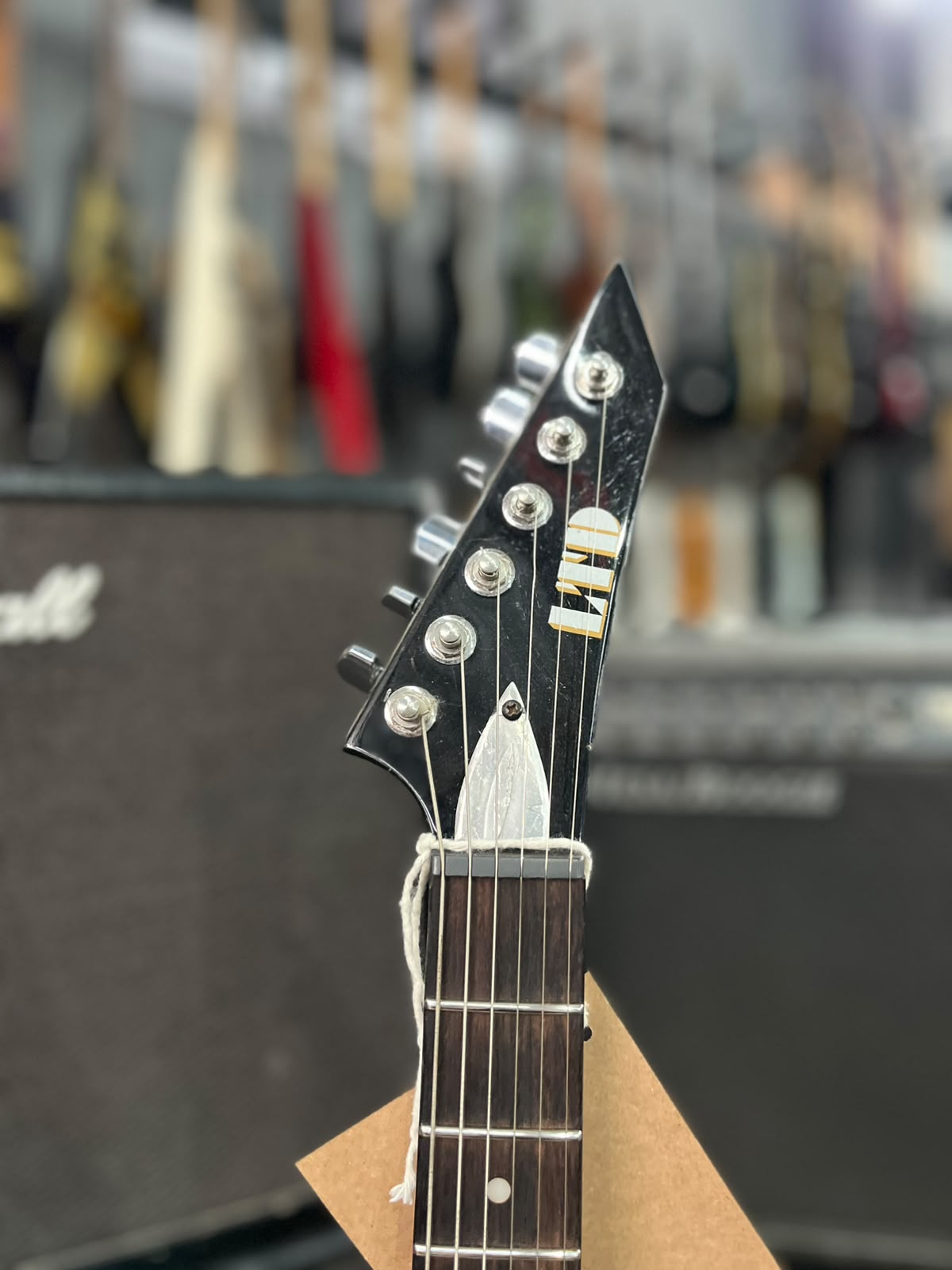 Guitarra Marca LTD modelo: Explorer EX50 miniatura 6