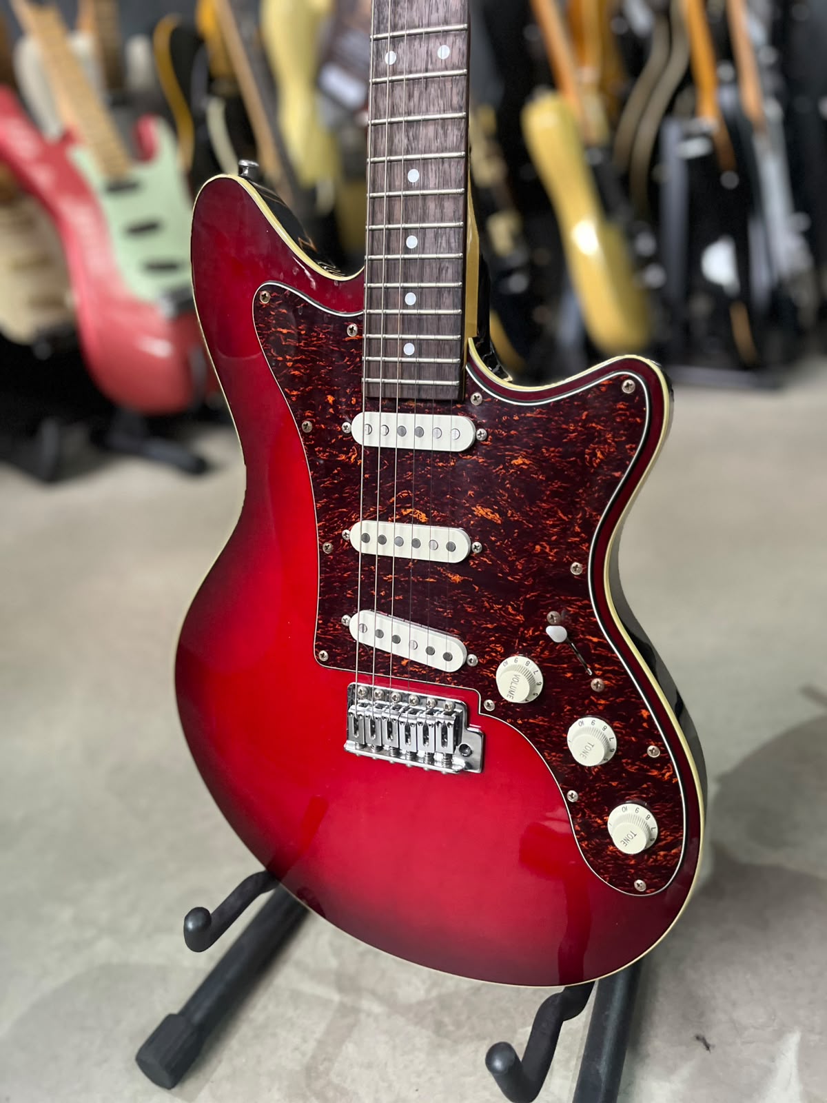 Guitarra Marca Ibanez Modelo: RC 330 miniatura 2