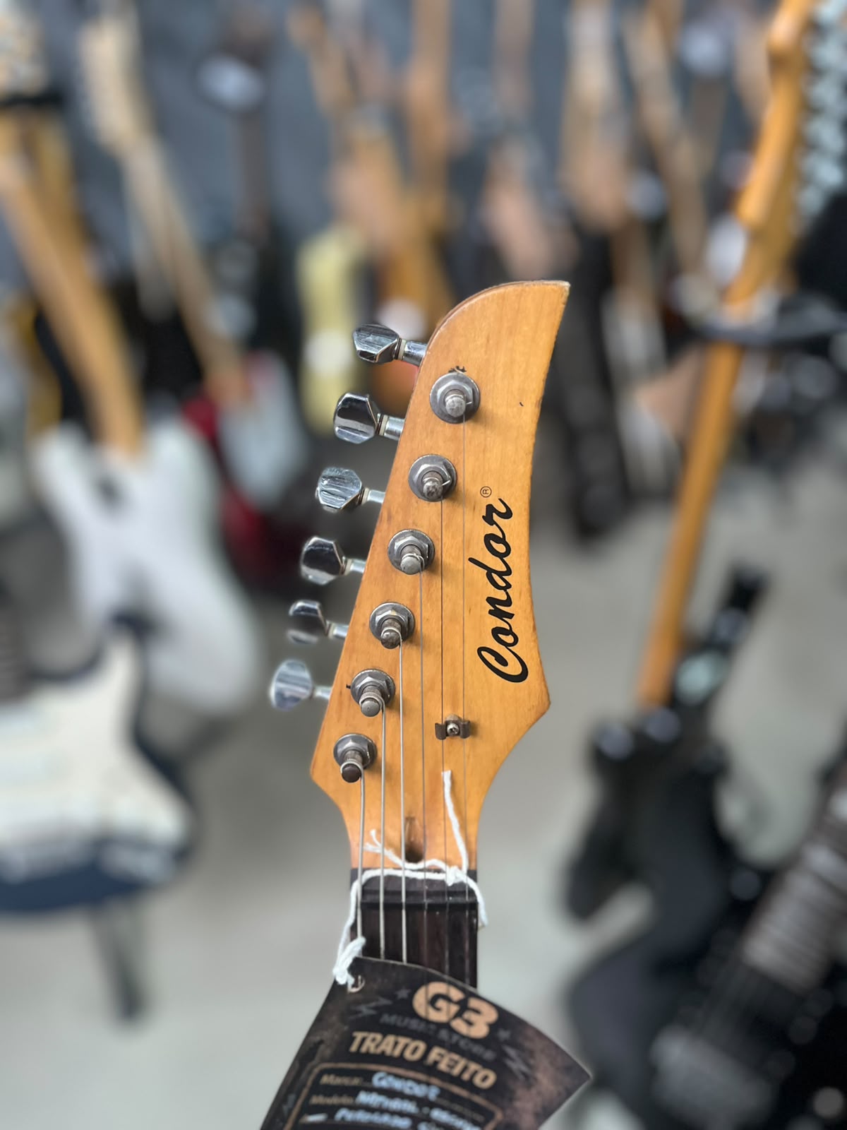 Guitarra Condor natural escudo perolado cinza miniatura 6