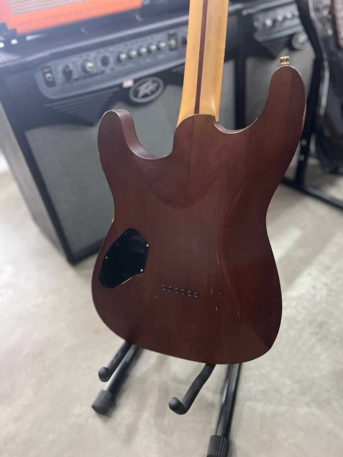 GUITARRA STUDEBACKER STRATO MADEIRA miniatura 8