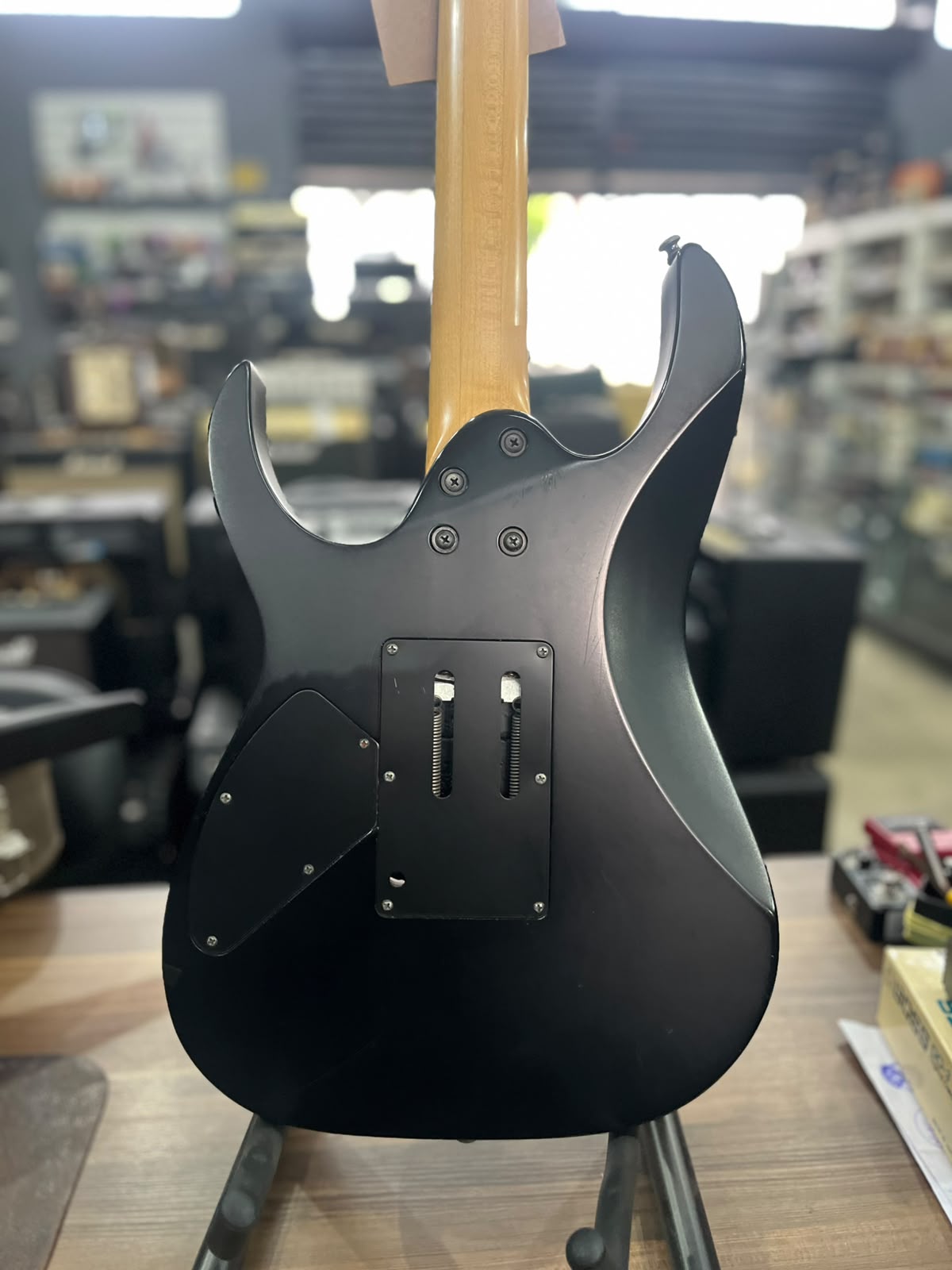 Guitarra Marca Ibanez  RG Series miniatura 7