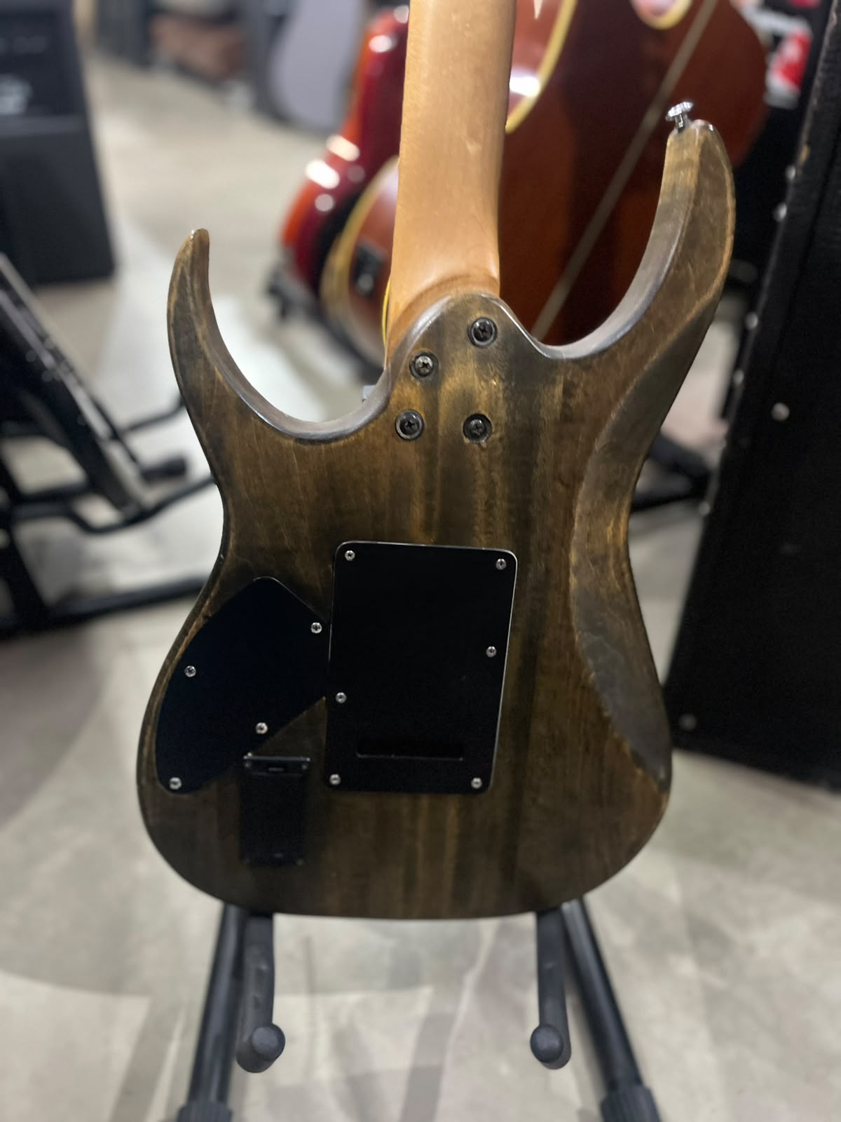 Guitarra Ibanez  Modelo: RG270 Madeira miniatura 7