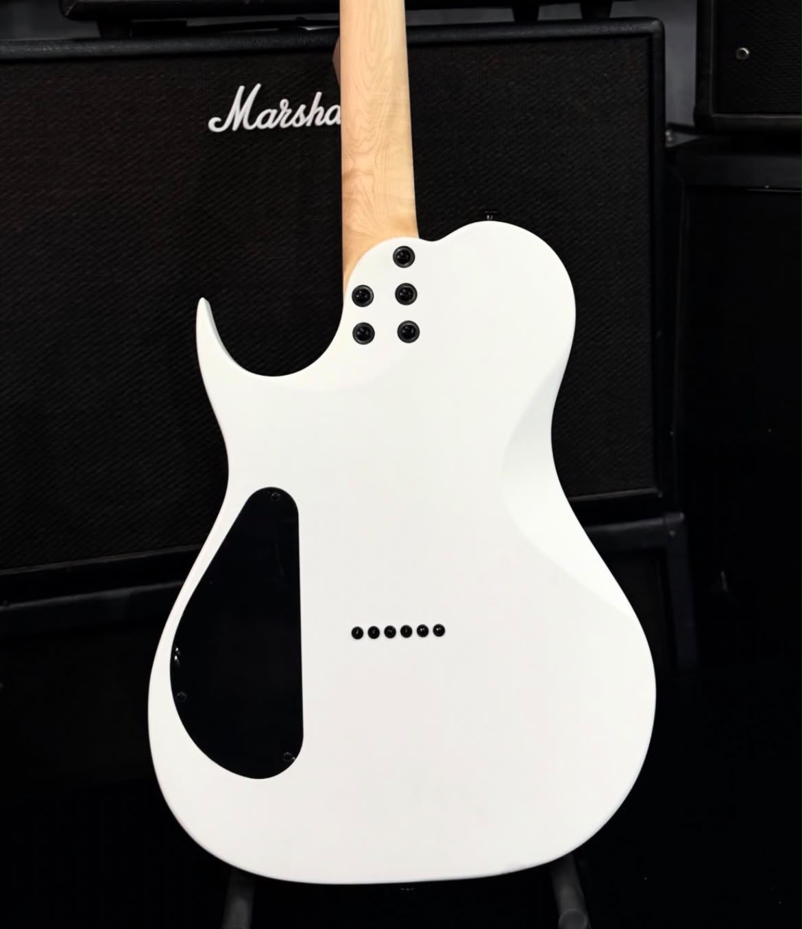 Guitarra Solar telecaster branca escudo preto miniatura 6