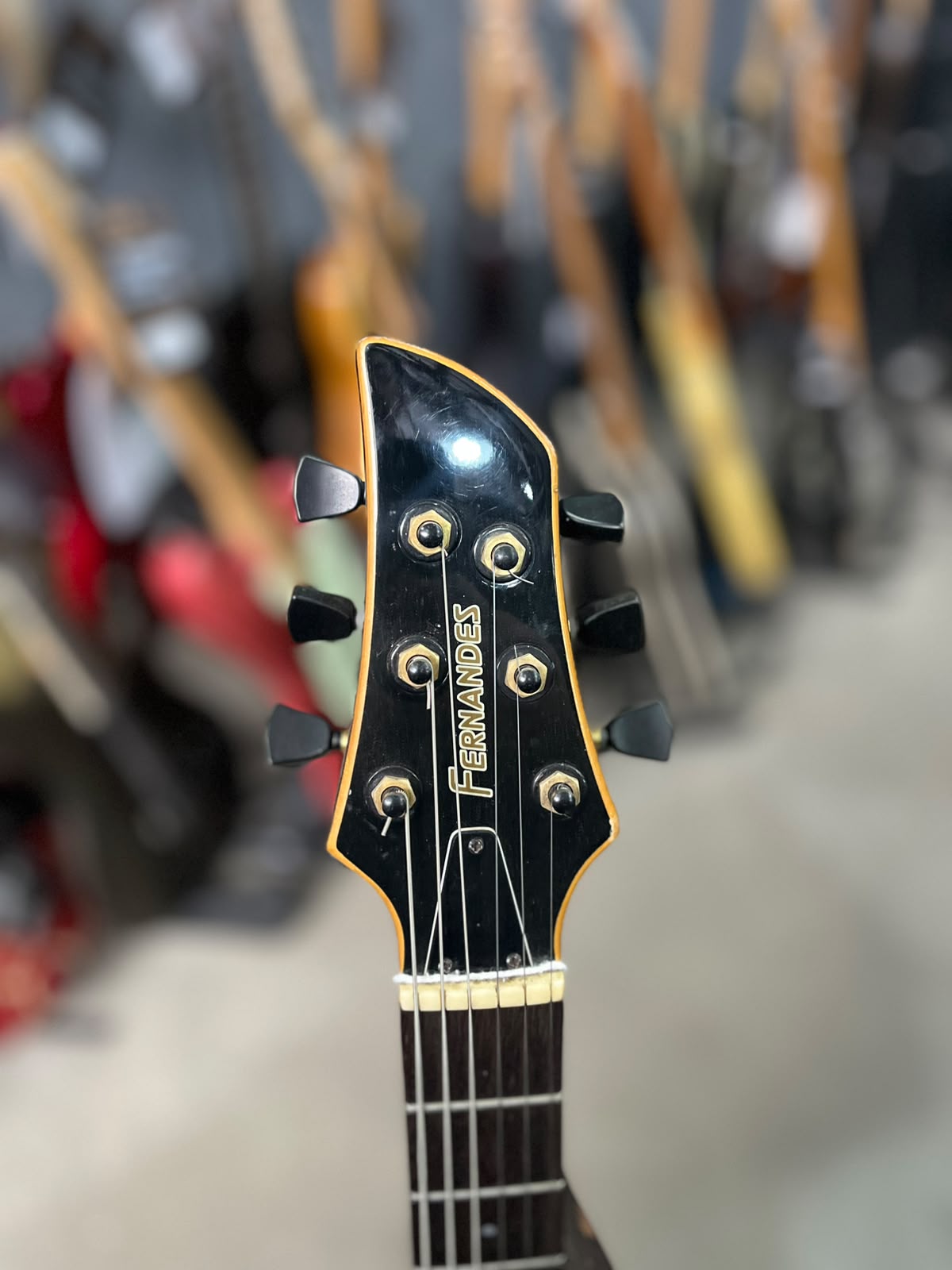 Guitarra Marca Fernandes  Japonesa miniatura 5