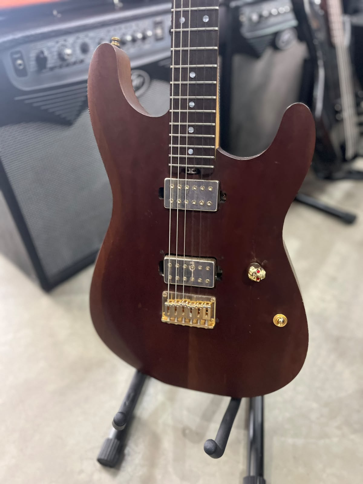 GUITARRA STUDEBACKER STRATO MADEIRA miniatura 2