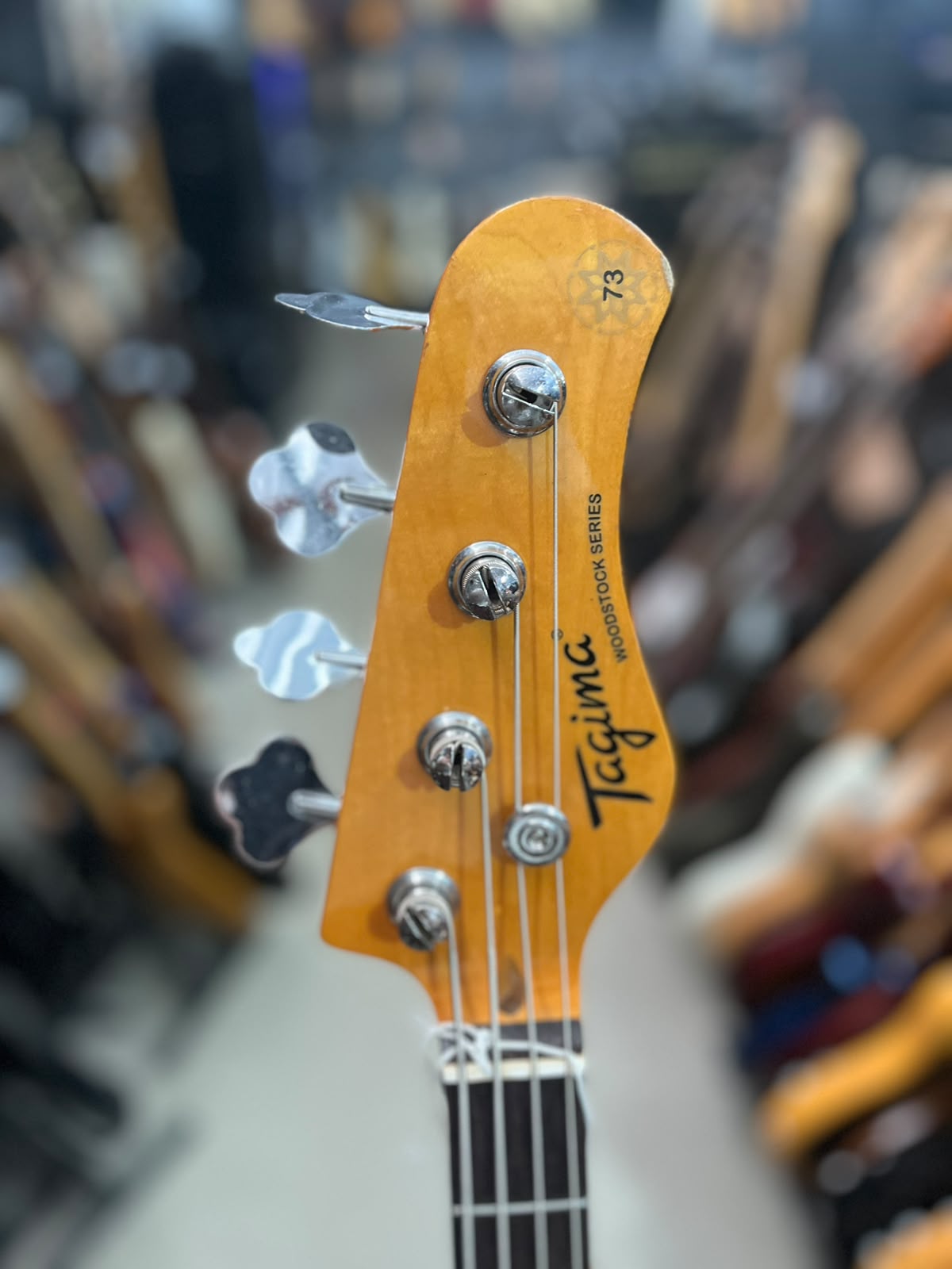 BAIXO TAGIMA WOODSTOCK 73 SUNBURST  4 CORDAS miniatura 6