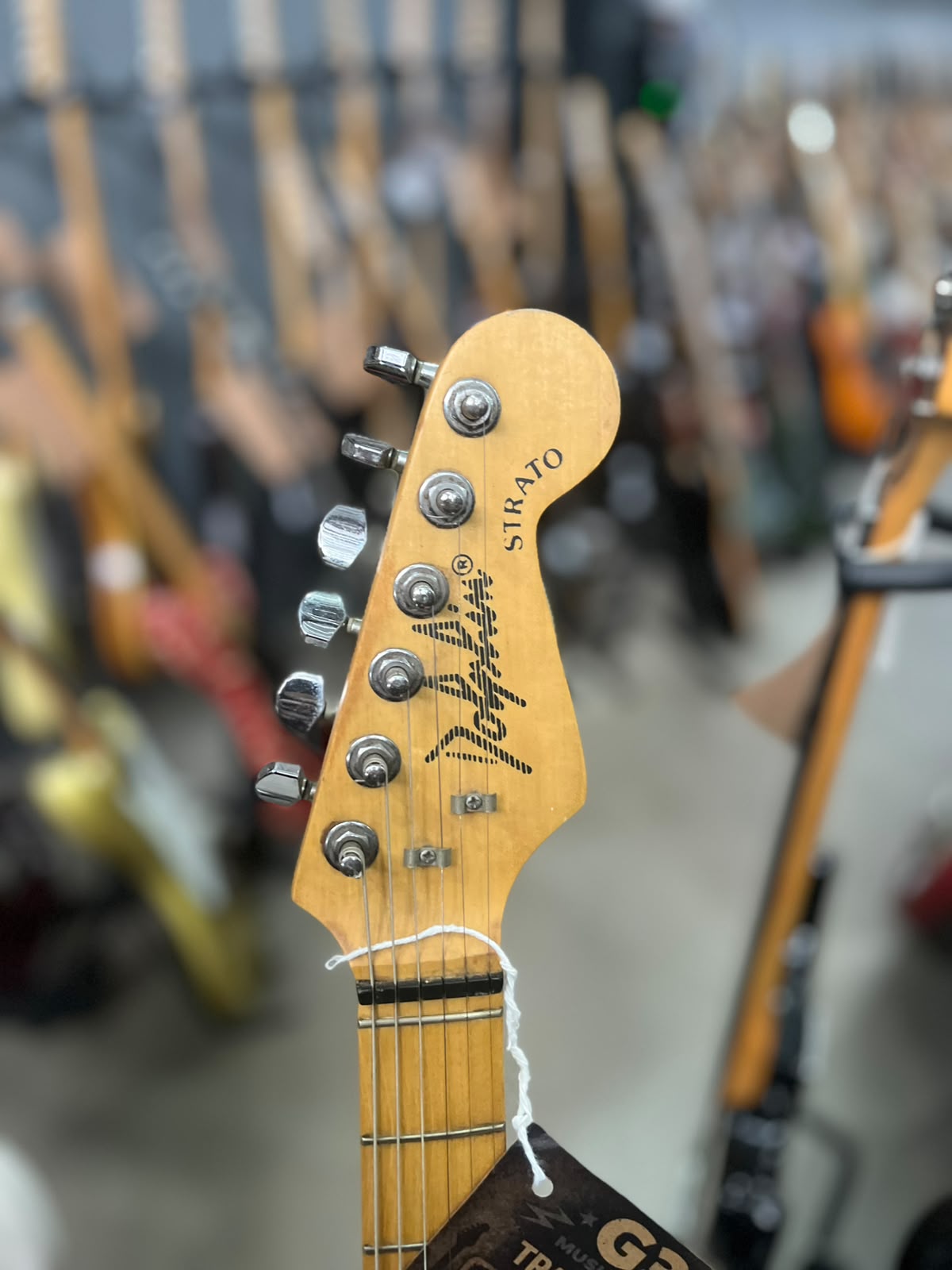 Guitarra Dolphin Strato vintage miniatura 6