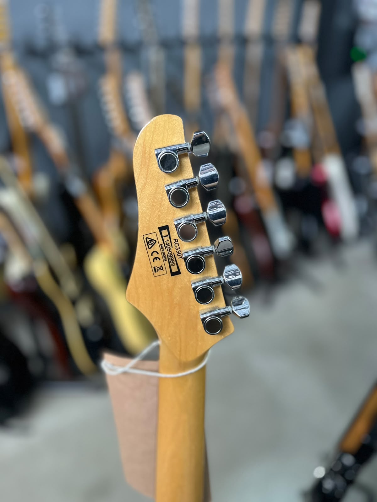 Guitarra Marca Ibanez Modelo: RC 330 miniatura 6