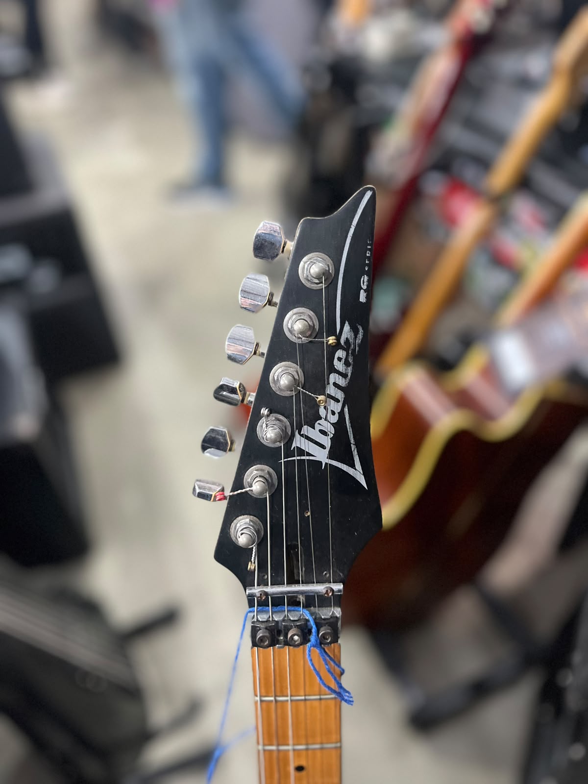 Guitarra Ibanez  Modelo: RG270 Madeira miniatura 5