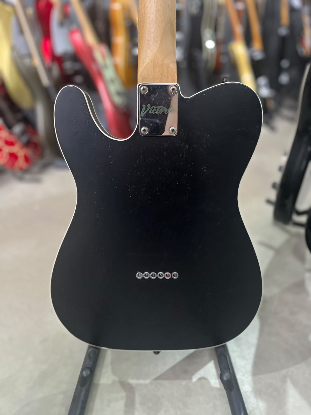 Guitarra Marca Victoria – Modelo: Telecaster miniatura 7