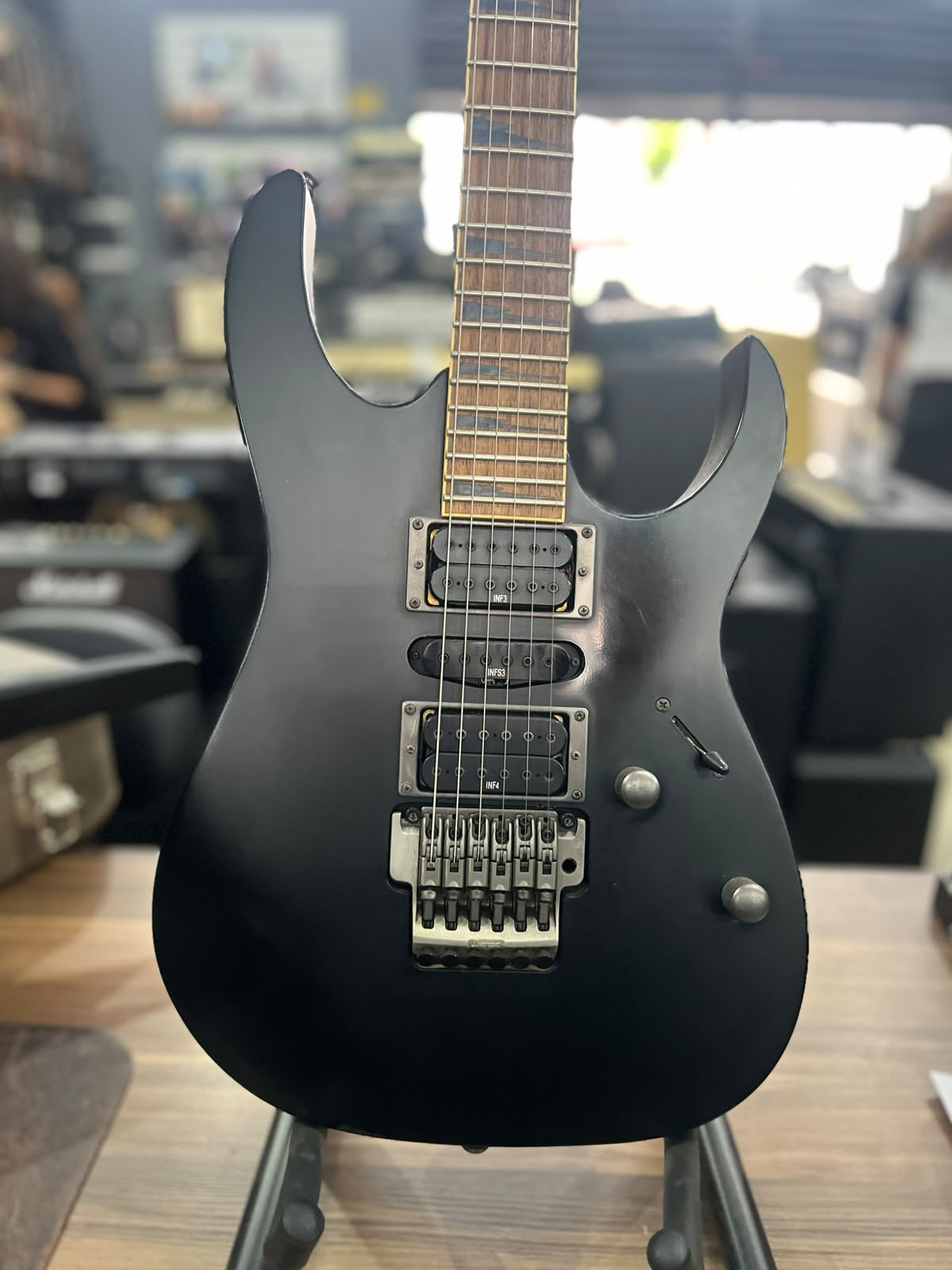 Guitarra Marca Ibanez  RG Series