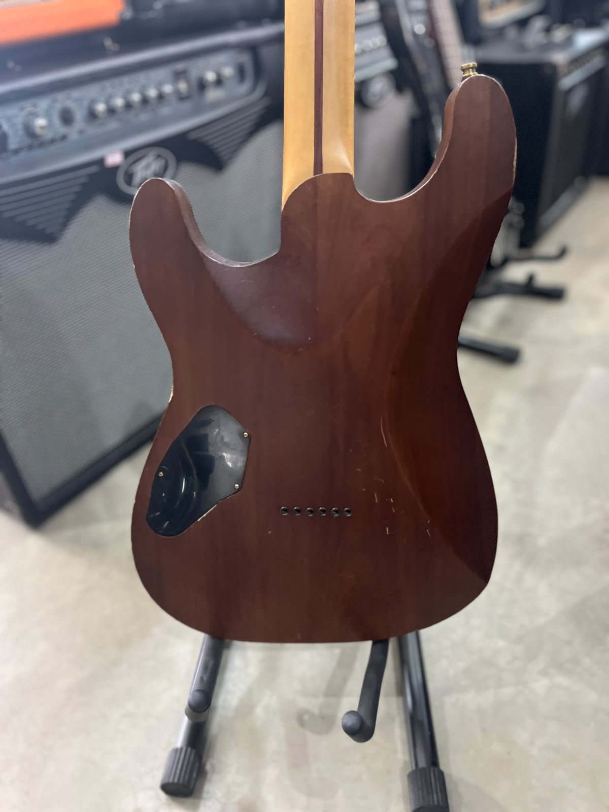 GUITARRA STUDEBACKER STRATO MADEIRA miniatura 7