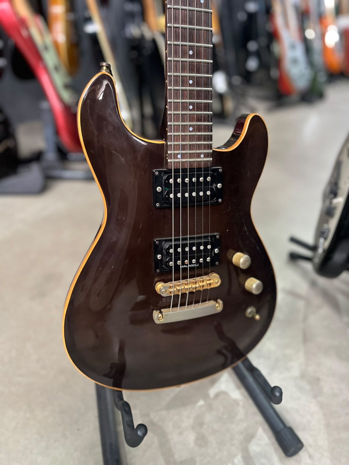 Guitarra Marca Fernandes  Japonesa miniatura 3