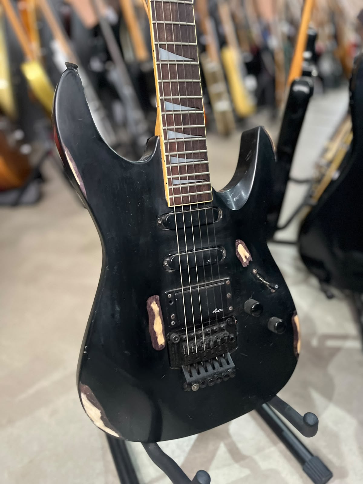 Guitarra Marca Ária Pro2 – Modelo: Excel séries com Floyd Relicada miniatura 3