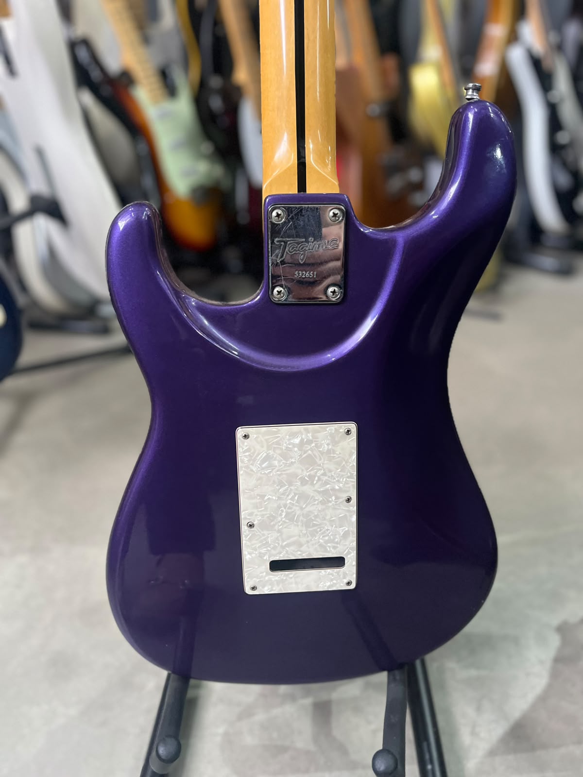 Guitarra Tagima  E2 Roxa Escalopada miniatura 8