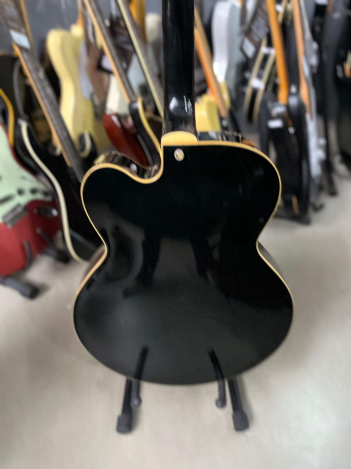Guitarra Marca Epiphone BroadWay miniatura 7