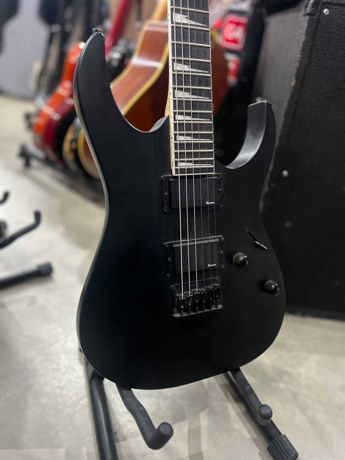 GUITARRA IBANEZ GIO SUPERSTRATO PRETA FOSCA miniatura 3