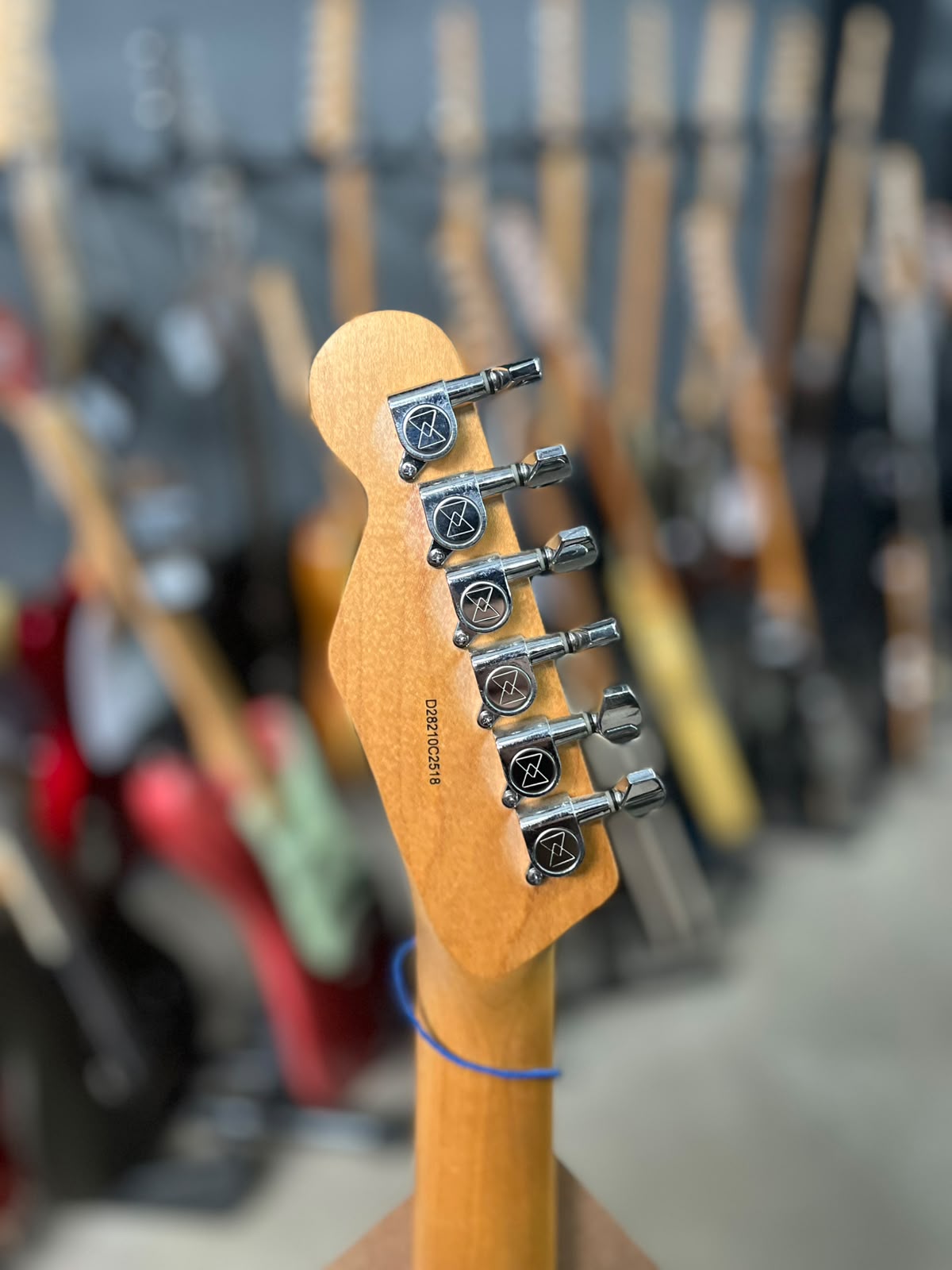 Marca Michael  Modelo telecaster customizada miniatura 6